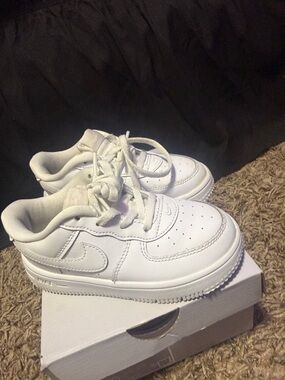 Nike Kids White Low-Top Leather Sneakers